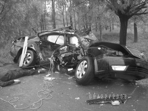 哈黑公路“别克”撞灵车8死2伤 一公安分局局长遇难