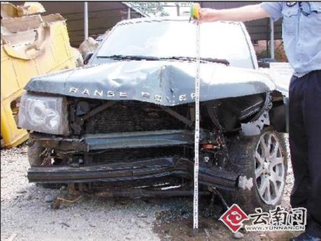 百万豪车车头已经变形
