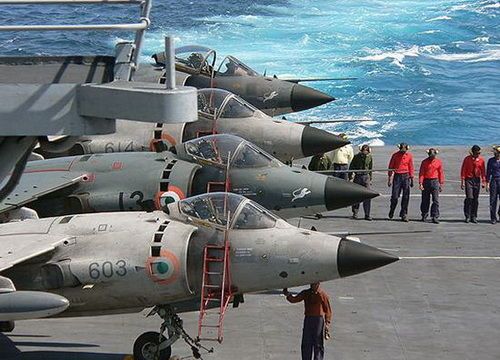 航母舰载机：要求可真多！(组图)