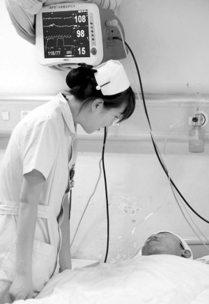 违章司机驾车拖拽交警近百米致其脑部受伤(图)