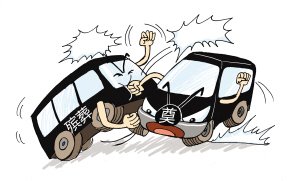 摩托车手惨死车轮下 两辆殡葬车为抢尸险群殴