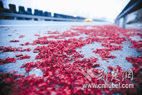 打工者携家人回家过元宵节疑疲劳驾驶6人遇难