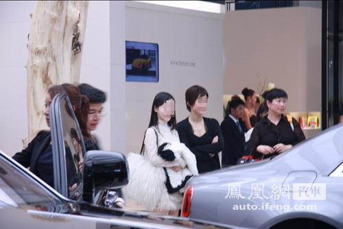 神秘富豪低调出手 北京车展多款豪车被抢购\(3\)
