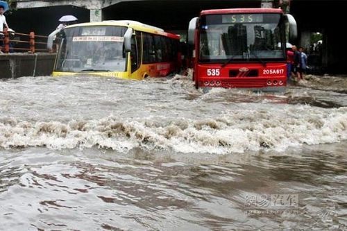 对车辆危害极大的四种恶劣天气